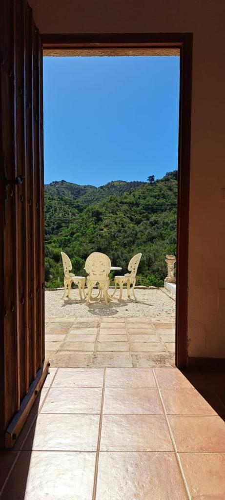 Peace And Tranquility At Montana Retreat Apartment Alora Bilik gambar